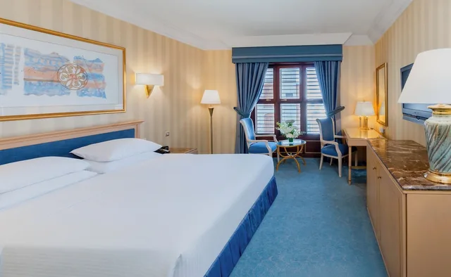 Deluxe, King Bed, Partial Kaaba View، فندق مكة(Makkah Hotel) 2/4