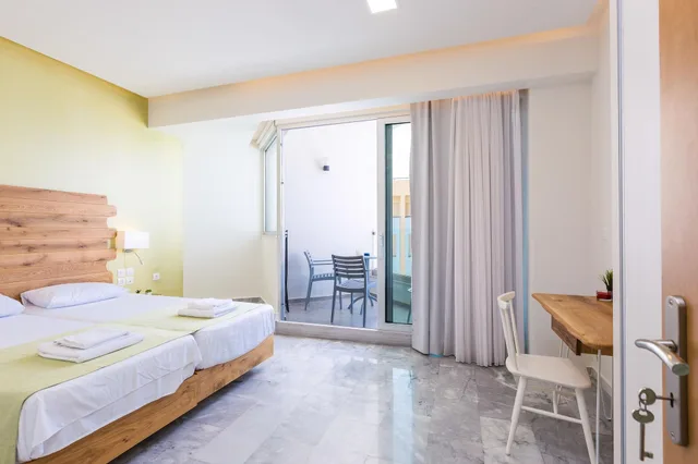 شقة سوبيريور بإطلالة جزئية على البحر في الطابق العلوي، Meltemi Coast Suites 1/3