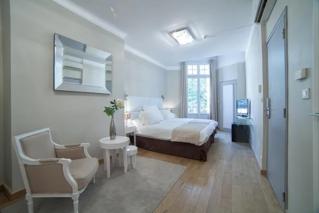 Suite, Double or Twin Bed, HOTEL DE FRANCE 8/10
