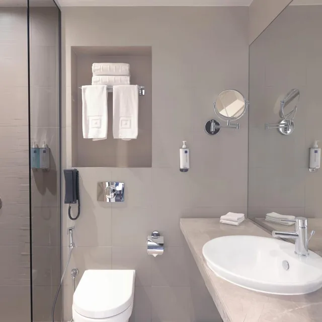جناح بسرير كينج بغرفة نوم واحدة بمطبخ صغير، Centro Sharjah Rotana 7/8