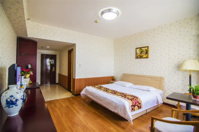 غرفة سوبيريور بسرير كوين، Golden Tree Business Hotel 1/6