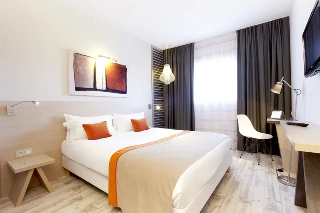 غرفة قياسية بسريرين منفصلين، Kyriad Prestige Vannes Centre Palais Des Arts 4/9