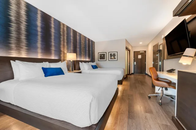 غرفة رباعية بسريرين كوين، Cambria Hotel Detroit Downtown 1/6