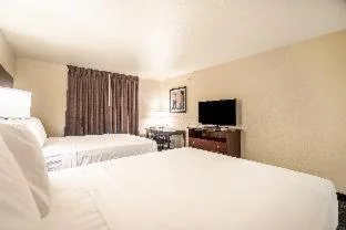 غرفة، Cobblestone Hotel & Suites - Two Rivers 6/10
