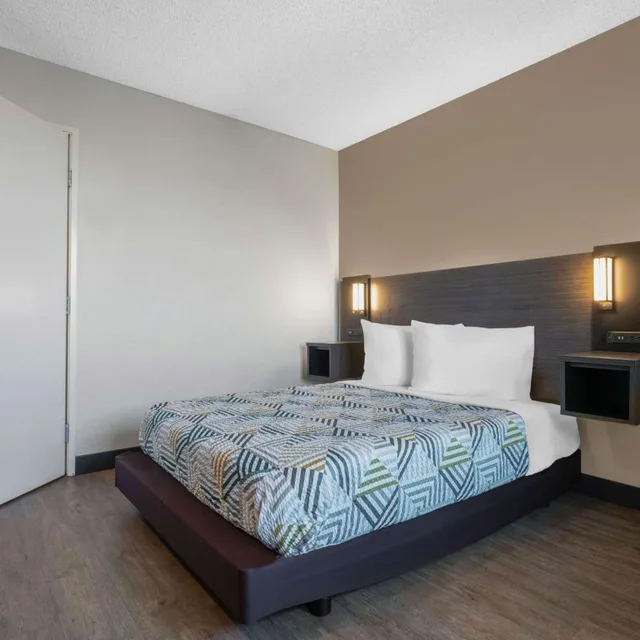 غرفة بسرير كوين لذوي الإعاقة، Motel6 Merced, CA - North 4/10