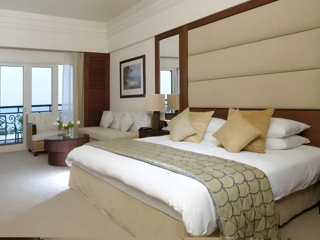 غرفة غراند تنفيذية بسرير كينج، Danat Jebel Dhanna Resort 1/5