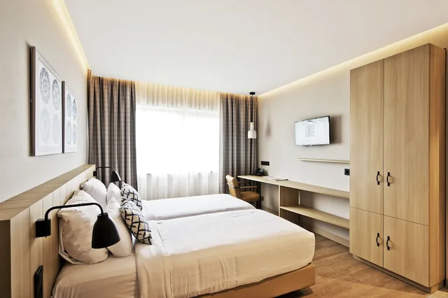 غرفة متصلة قياسية بسريرين كينج، Urban Lodge Hotel 1/4
