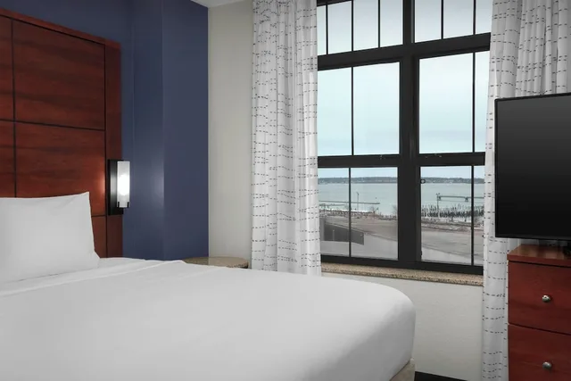 استوديو بسرير كينج مع أريكة، RESIDENCE INN BY MARRIOTT PORTLAND DOWNTOWN WATERFRONT 1/9