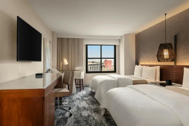 جناح جونيور بسريرين مزدوجين بإطلالة على المدينة بشرفة، Westin Gaslamp Quarter 1/3