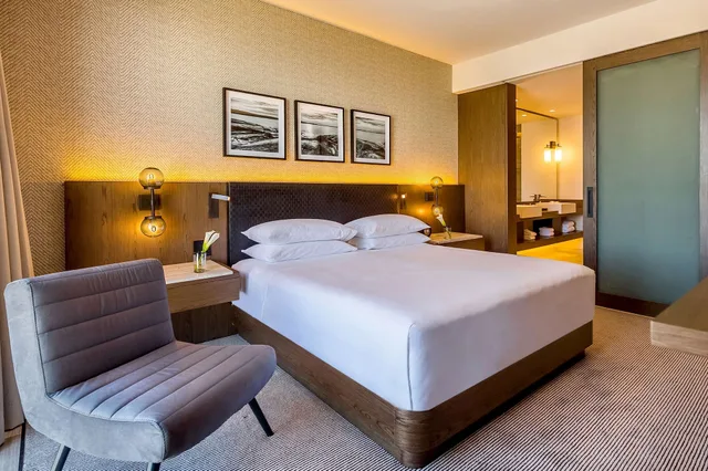 Room, King Bed, Andares View, Hyatt Regency Andares Guadalajara 5/10