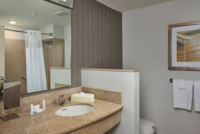 غرفة بسريرين كوين لذوي الإعاقة، Courtyard by Marriott Bristol 3/3