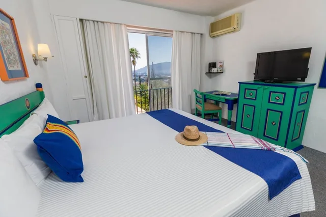 غرفة قياسية بسرير كينج، Hotel Victoria Oaxaca 3/6