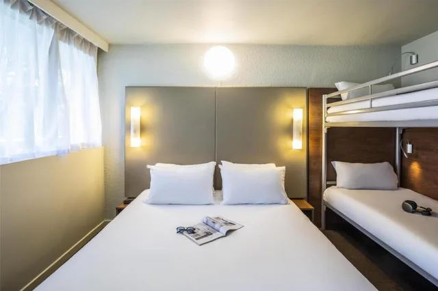 Next Generation, Double and Twin Beds، CAMPANILE MELUN SUD - DAMMARIE LES LYS 1/6