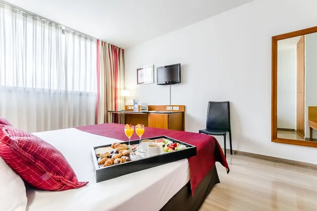 غرفة قياسية بسرير كوين، Exe Barbera Parc 2/4