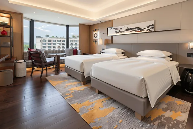غرفة بسريرين منفصلين بإطلالة على البحيرة، Grand Hyatt Hangzhou 3/7