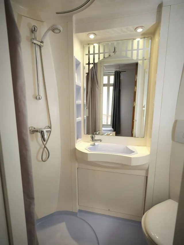 Economy, Double Bed, HOTEL DE LYON 9/10