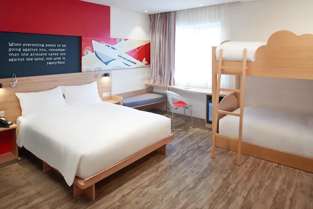 غرفة عائلية، Ibis Saigon Airport 4/8