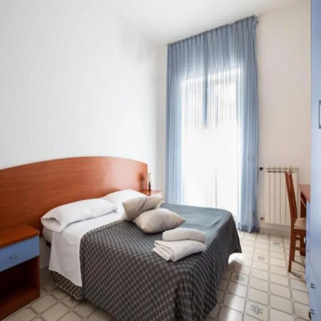 غرفة قياسية بإطلالة على البحر بشرفة، Hotel Costa Citara 2/3