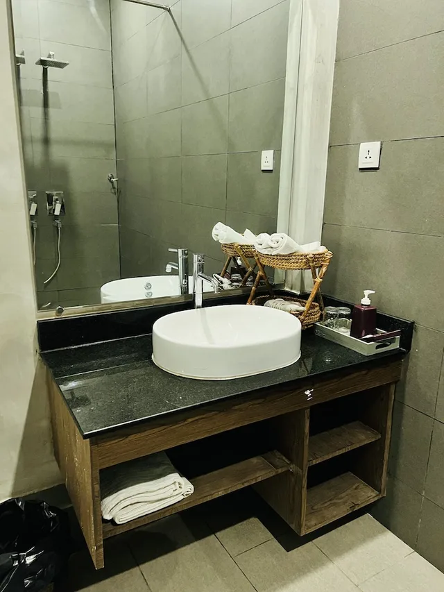شقة فاخرة بسرير كينج بإطلالة على النهر بغرفة نوم واحدة، Jaya Inn 1/3