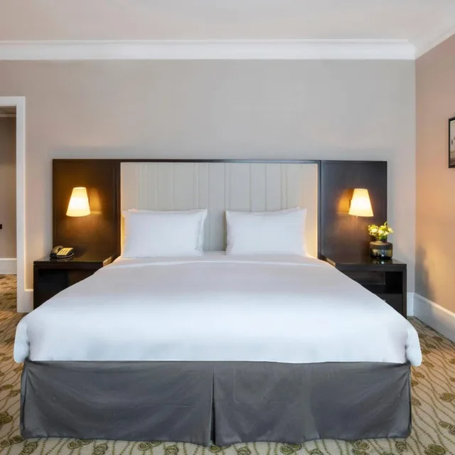 جناح تنفيذي بسرير كينج مع دخول صالة النادي، Renaissance Brussels Hotel 3/7