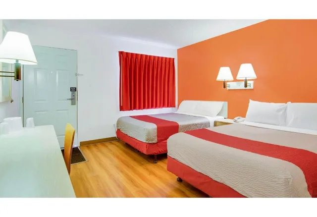 غرفة بسريرين كوين للمدخنين، Motel6 Tacoma, WA - Fife 8/10