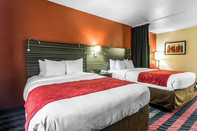 جناح بسريرين كوين مع أريكة، Comfort Suites Fairgrounds West 2/5