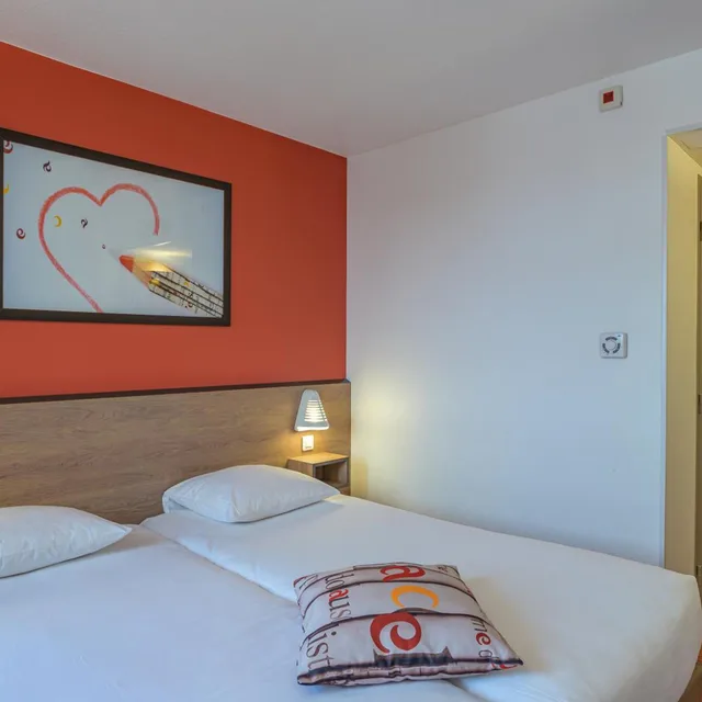 غرفة قياسية بسريرين منفصلين، ACE HOTEL PARIS ROISSY 3/8