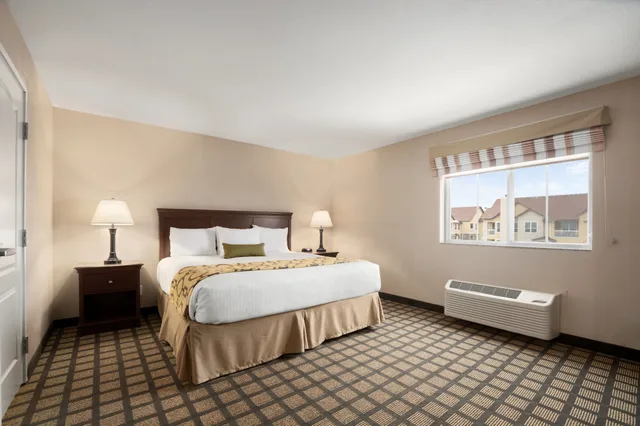 Room, King Bed, Accessible, Baymont by Wyndham Odessa 1/5