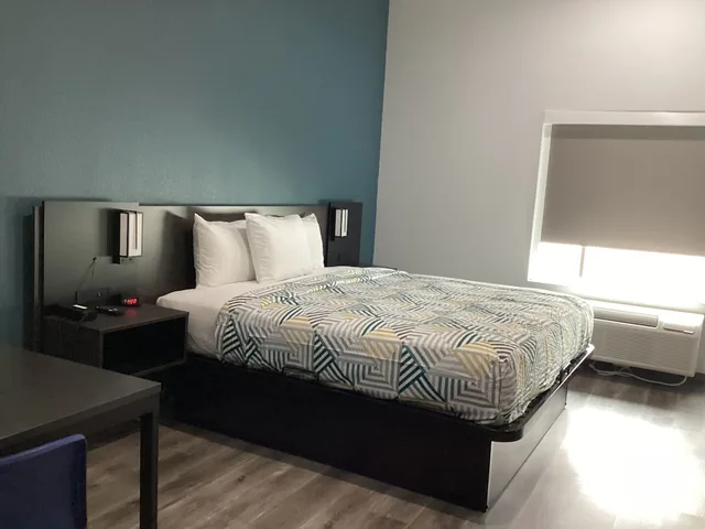 غرفة قياسية بسرير كينج لذوي الإعاقة، Studio6 Dallas, TX - Fair Park 3/8
