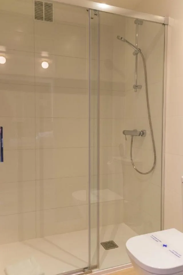 Double Single Use Standard، Hostal Lami 3/7