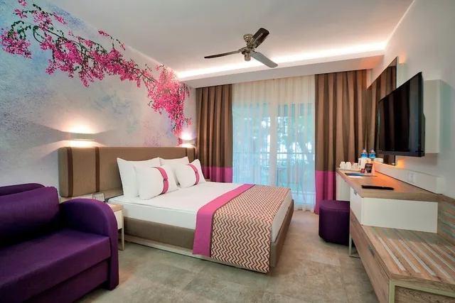 غرفة قياسية بسريرين منفصلين بإطلالة على البحر، Pirates Beach Club All Inclusive 5/10