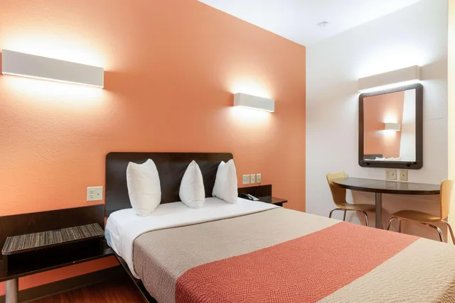 1 Full Bed - Non-Smoking، Motel6 Wilkes Barre, PA - Arena 2/10