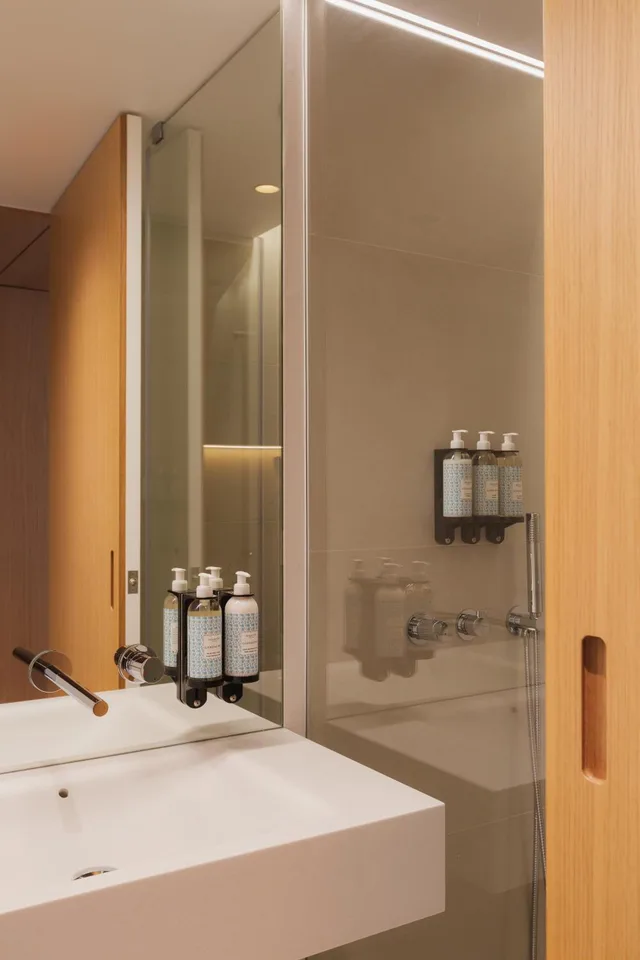 Connecting, King and Twin Beds, Light View، Lumen Hotel and The Lisbon Light Show 4/5