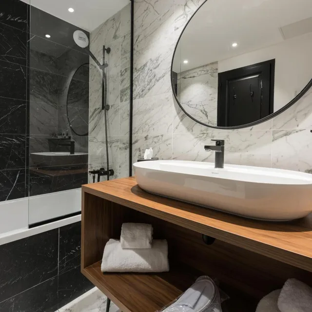 Room, Double Bed, Valley View, Bathtub، Fahrenheit seven Courchevel 5/7