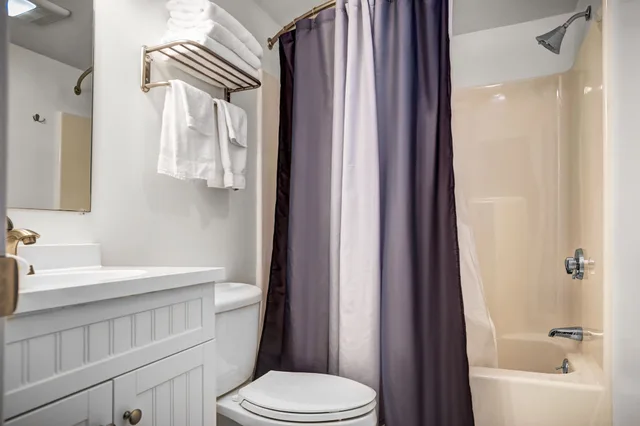 غرفة بسرير كوين، Kittery Inn and Suites 5/6
