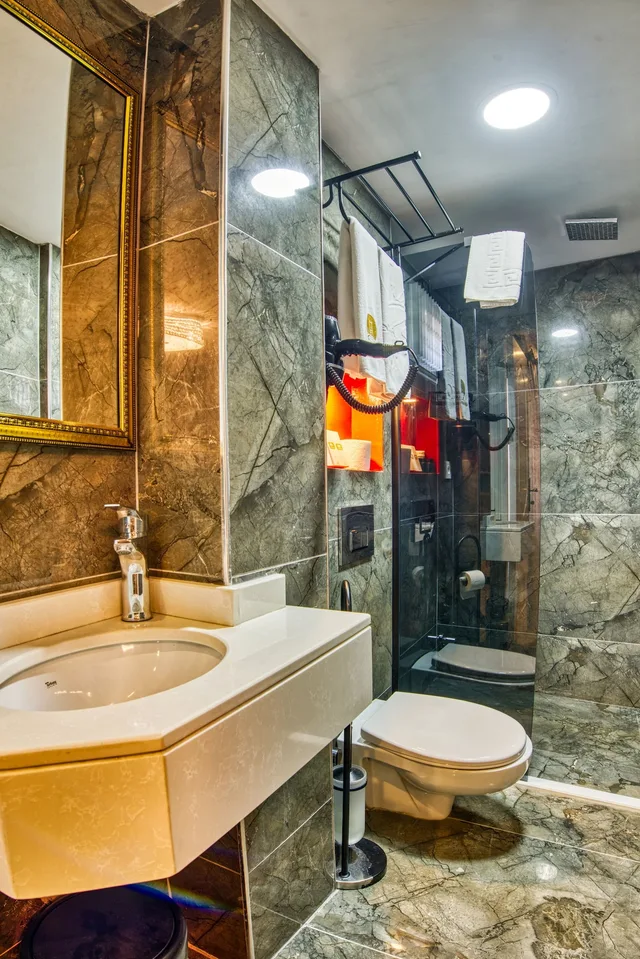 غرفة قياسية ثلاثية بثلاثة أسرّة، Sirkeci Ersu Hotel 7/7
