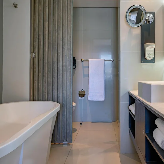 Room, Twin Beds, with View, Hyatt Regency Cape Town 4/7