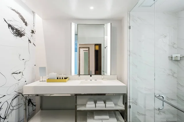 غرفة بسرير كينج لذوي الإعاقة، RENAISSANCE ATLANTA AIRPORT GATEWAY HOTEL 5/5