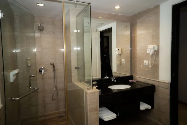 غرفة جونيور بسرير كينج بإطلالة على المدينة بغرفة نوم واحدة، Diradja Hotel 7/9