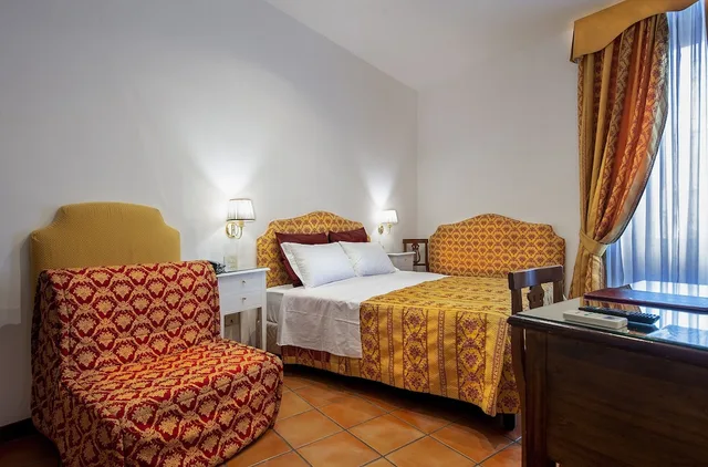 غرفة ثلاثية بثلاثة أسرّة، Hotel Canova 2/7