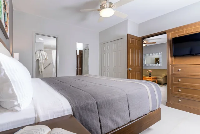 جناح سوبيريور بسريرين كينج بغرفتي نوم مع أريكة، Paradise Village Beach Resort & Spa 2/3