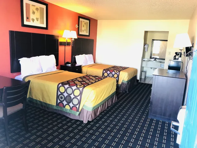 غرفة بسرير مزدوج، Americas Best Value Inn Suites 1/3