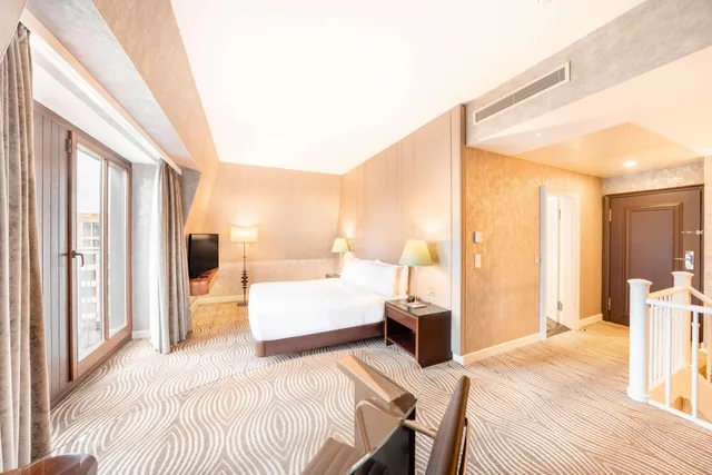 Duplex, Suite, King Bed, Dome View, Lounge Access، Hilton Berlin 3/5