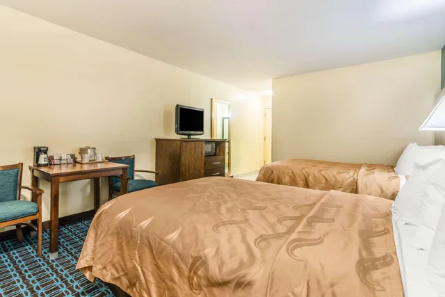 غرفة بسريرين مزدوجين، Quality Inn Loudon-Concord 1/3