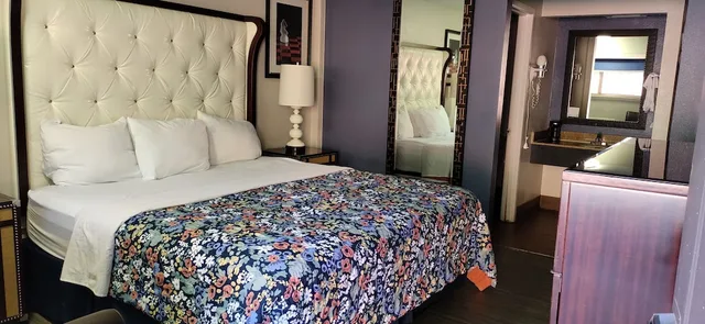 غرفة بسرير كينج للمدخنين لذوي الإعاقة، Travelodge By Wyndham Ruidoso 3/6