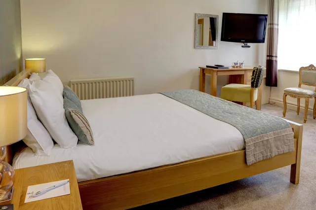 غرفة قياسية بسرير مزدوج، Walworth Castle Hotel, BW Signature Collection 1/10