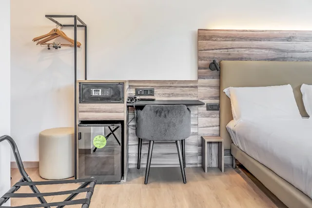 Camera Tripla, B&B HOTEL Prato City Center 1/1