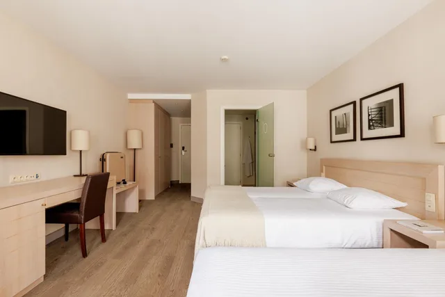 غرفة ثلاثية بسرير فردي، Hotel Aazaert 1/8