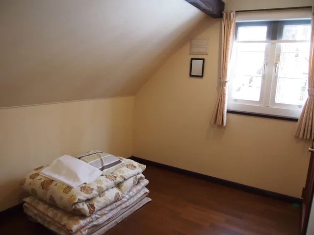 سكن مشترك ثلاثي بفرشتي فوتون للرجال، The Squirrel's Guesthouse Canterbury 1/1