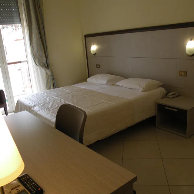 غرفة بسرير مزدوج أو سريرين منفصلين بإطلالة على المدينة، Hotel Parrini 3/10